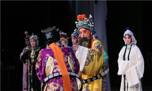 3、於(yu) 魁智飾演宋仁宗.jpg